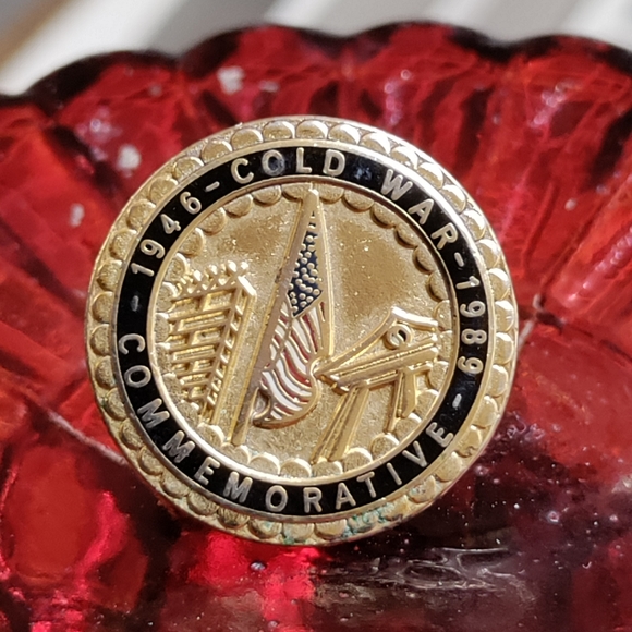 Vtg Ballou Reg'd Cold War Commorative Lapel pin - Picture 2 of 5